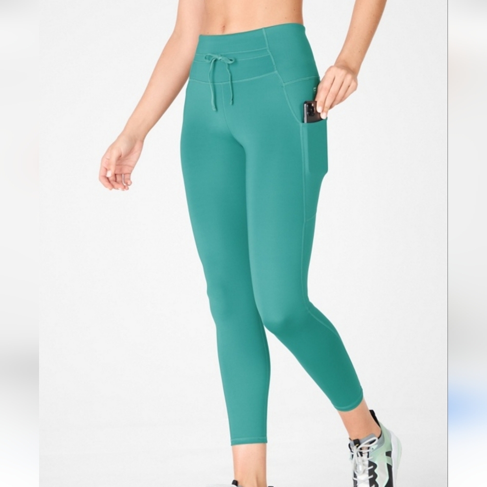 Fabletics Ultra Cool Shine Panel Leggings – Color Serenity/Soft Pine | Size M